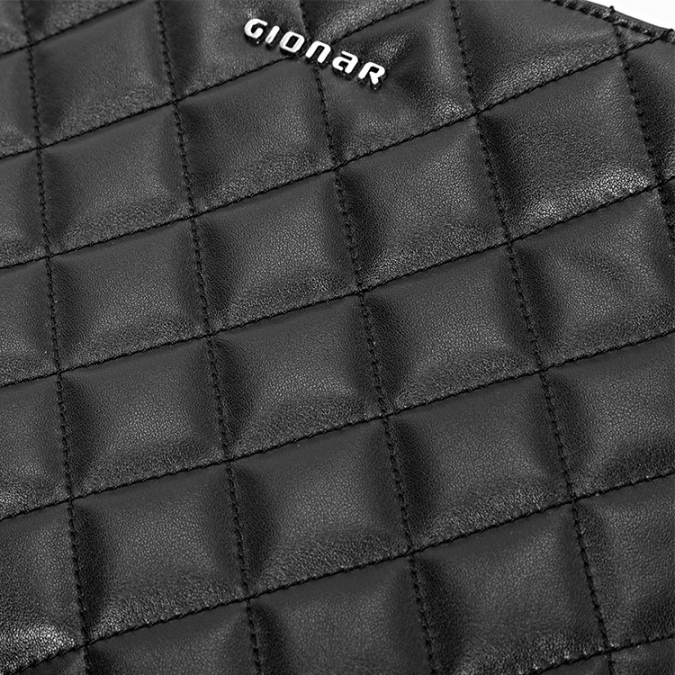 gionar personalizado couro preto acolchoado bolsa de ombro com corrente de metal 